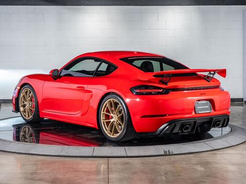 2022 Porsche 718 Cayman GT4