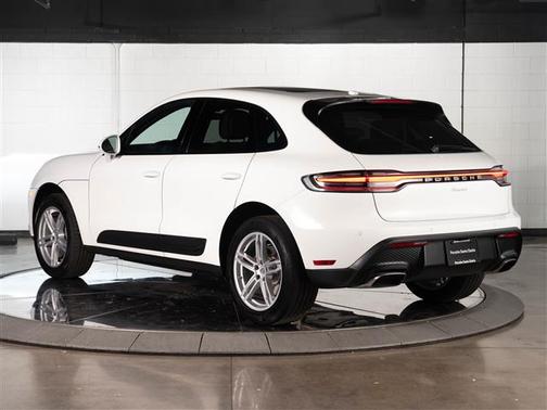 2025 Porsche Macan Base