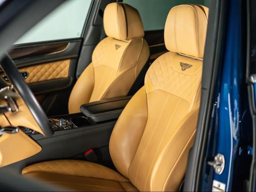 Blue 2019 Bentley Bentayga V8