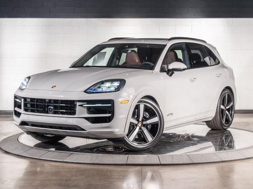2025 Porsche Cayenne GTS