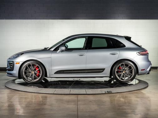 Dolomite Silver 2026 Porsche Macan GTS