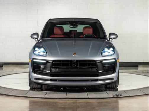 Dolomite Silver 2026 Porsche Macan GTS