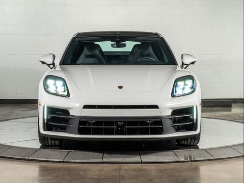 2025 Porsche Panamera Base