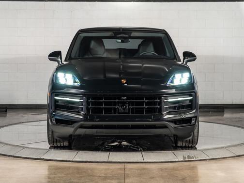 Chromite Black Metallic 2026 Porsche Cayenne S