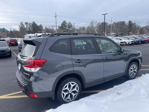 2023 Subaru Forester Premium