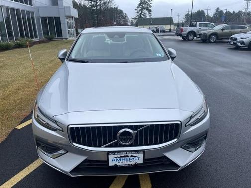 2022 Volvo S60 B5 Inscription