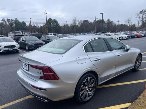2022 Volvo S60 B5 Inscription