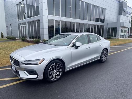 2022 Volvo S60 B5 Inscription