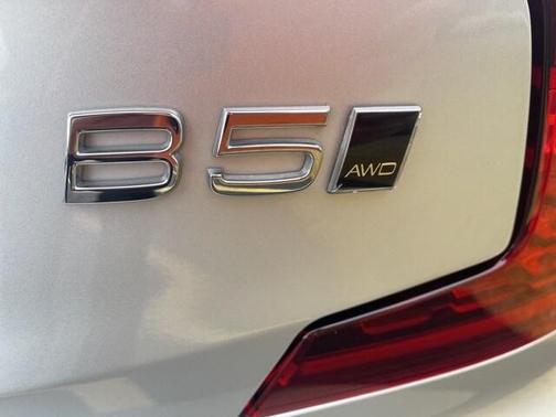 2022 Volvo S60 B5 Inscription