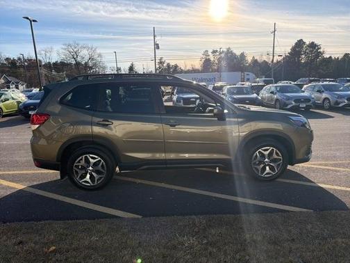 2022 Subaru Forester Premium