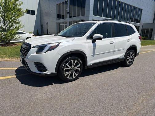 Crystal White Pearl 2023 Subaru Forester Limited