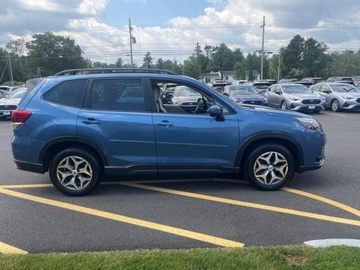 2024 Subaru Forester Premium