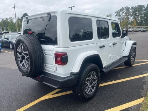 2025 Jeep Wrangler Sahara