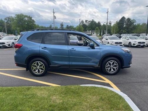 2022 Subaru Forester Premium