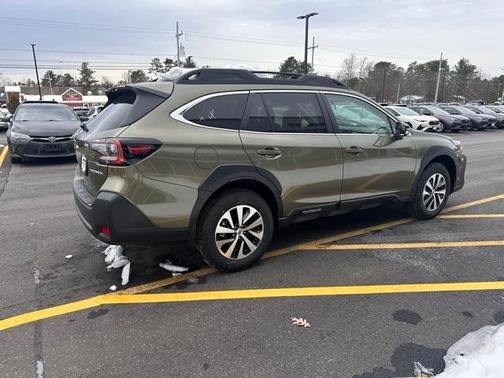 2025 Subaru Outback Premium