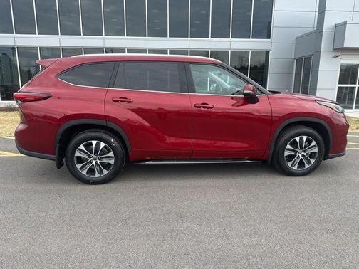 Ruby Flare Pearl 2022 Toyota Highlander XLE