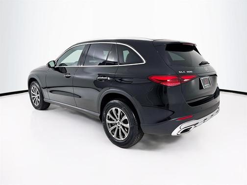 2026 Mercedes-Benz GLC 300 Base