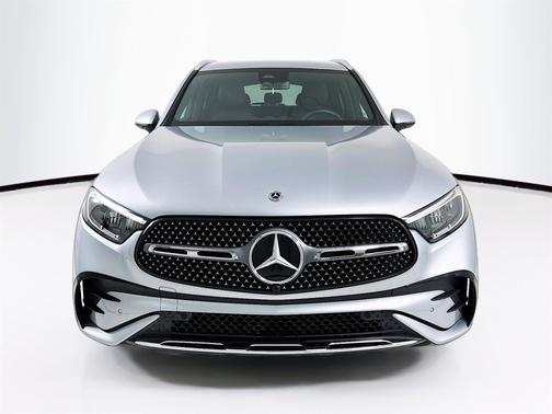 2025 Mercedes-Benz GLC 300