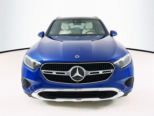 2025 Mercedes-Benz GLC 300 