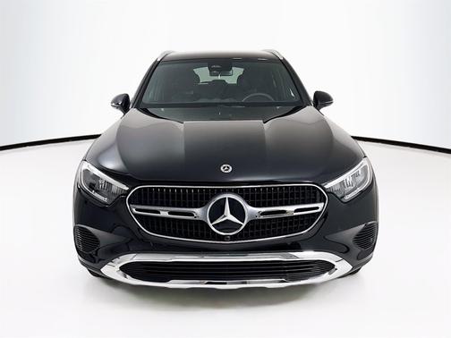 2025 Mercedes-Benz GLC 300