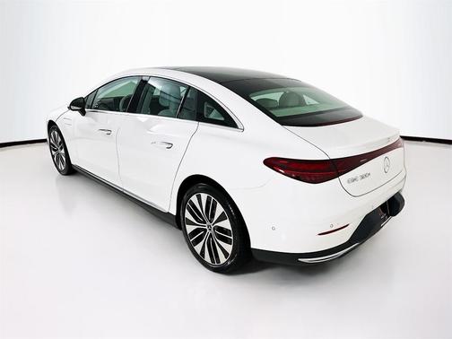 2026 Mercedes-Benz EQE 320+ 