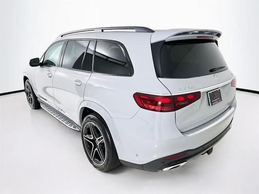 2026 Mercedes-Benz GLS 450 4MATIC