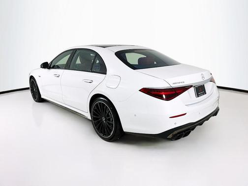 MANUFAKTUR Moonlight White Metallic 2026 Mercedes-Benz AMG S 63 E Base