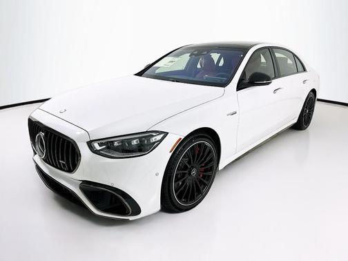 MANUFAKTUR Moonlight White Metallic 2026 Mercedes-Benz AMG S 63 E Base