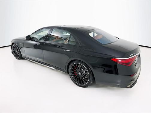 2026 Mercedes-Benz AMG S 63 E Base