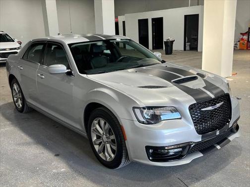 2019 Chrysler 300 Touring