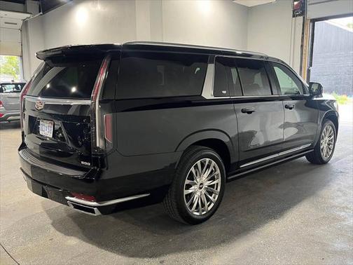 2022 Cadillac Escalade ESV Premium Luxury