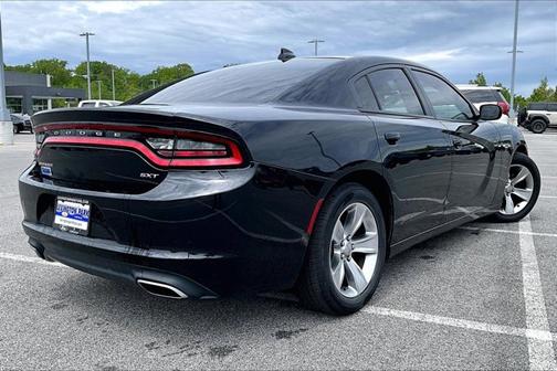 Pitch Black 2017 Dodge Charger SXT
