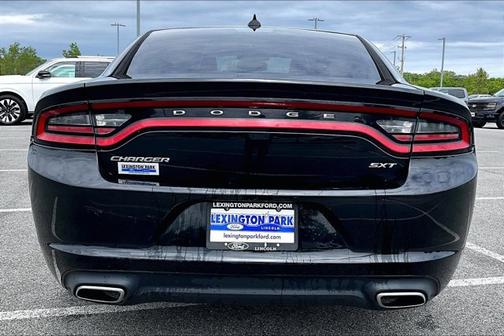 Pitch Black 2017 Dodge Charger SXT