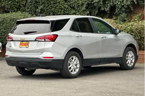 2022 Chevrolet Equinox LS