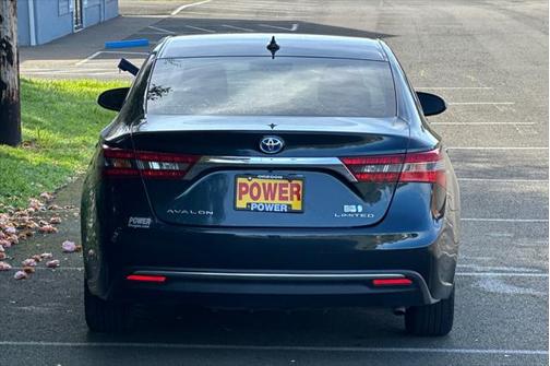 2016 Toyota Avalon Hybrid Limited