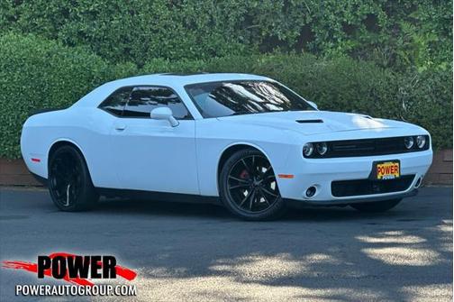 2016 Dodge Challenger SXT