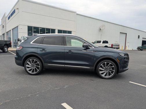 2022 Lincoln Nautilus Reserve