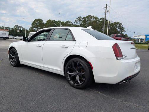 2021 Chrysler 300 S