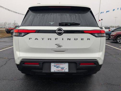 2022 Nissan Pathfinder S 2WD