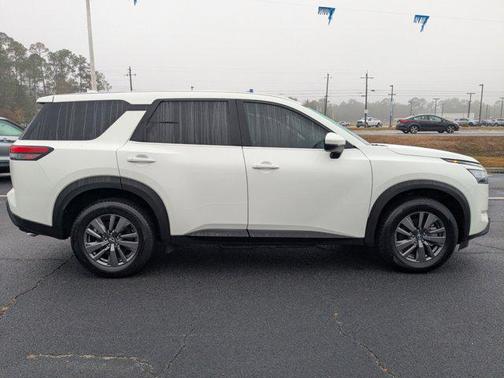 2022 Nissan Pathfinder S 2WD
