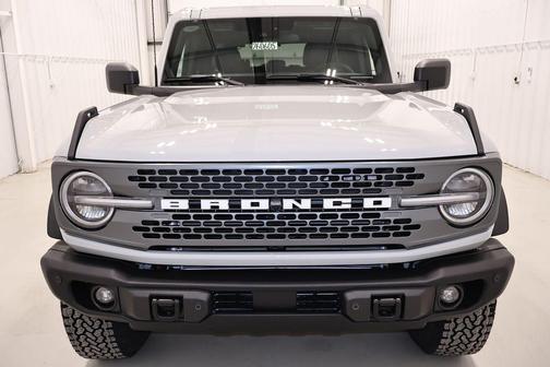 Avalanche Gray 2026 Ford Bronco Badlands