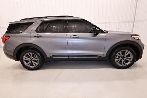 Carbonized Gray Metallic 2022 Ford Explorer XLT