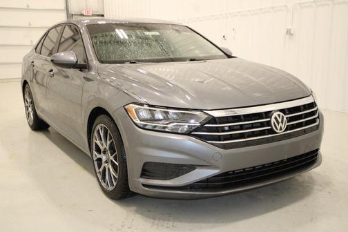 Photo 2 of 32 of 2020 Volkswagen Jetta 1.4T S