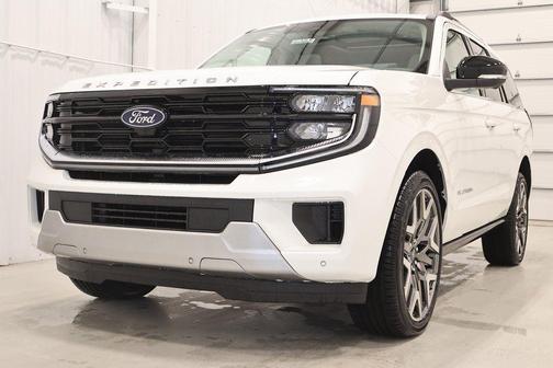 Star White 2026 Ford Expedition Platinum