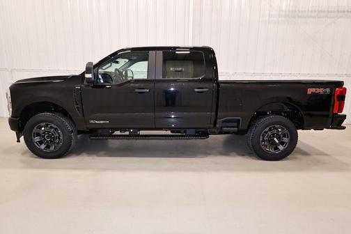 Agate Black Metallic 2026 Ford F-350 XL