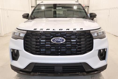 Space White Metallic 2026 Ford Explorer ST-Line