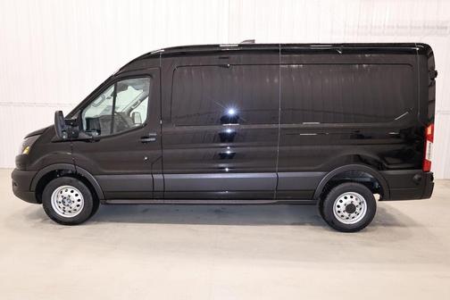Agate Black Metallic 2026 Ford Transit-250 148 WB Medium Roof Cargo