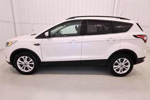 White Platinum Tri-Coat Metallic 2018 Ford Escape SE