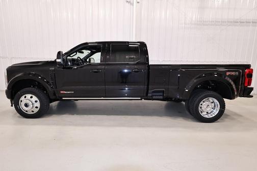 Agate Black Metallic 2026 Ford F-450 Platinum