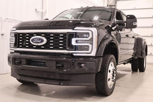 Agate Black Metallic 2026 Ford F-450 Platinum
